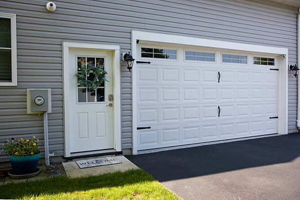 24/7 Emergency Garage Door Panel Replacement experts in Clarion, IA